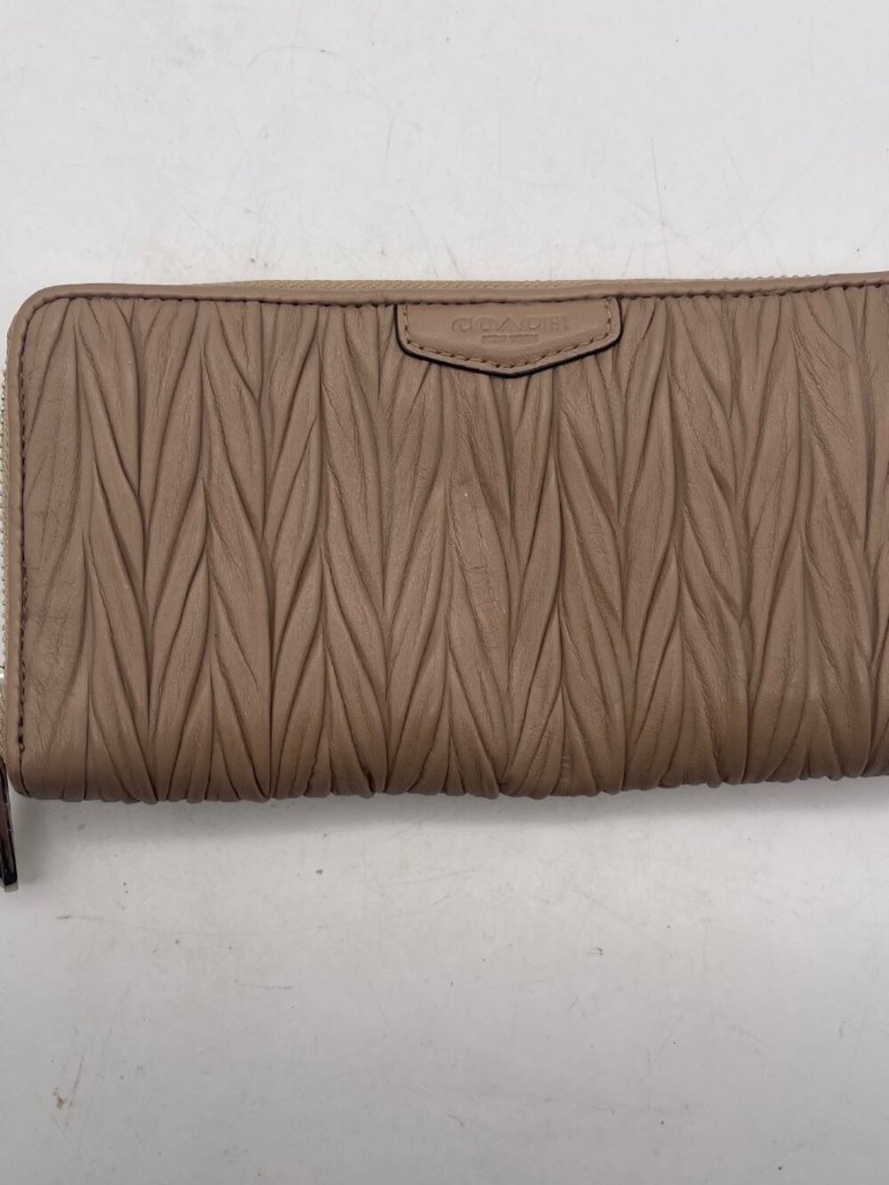 Coach Madison Twist Leather Accordion Zip Long Wallet Beige Tan T20